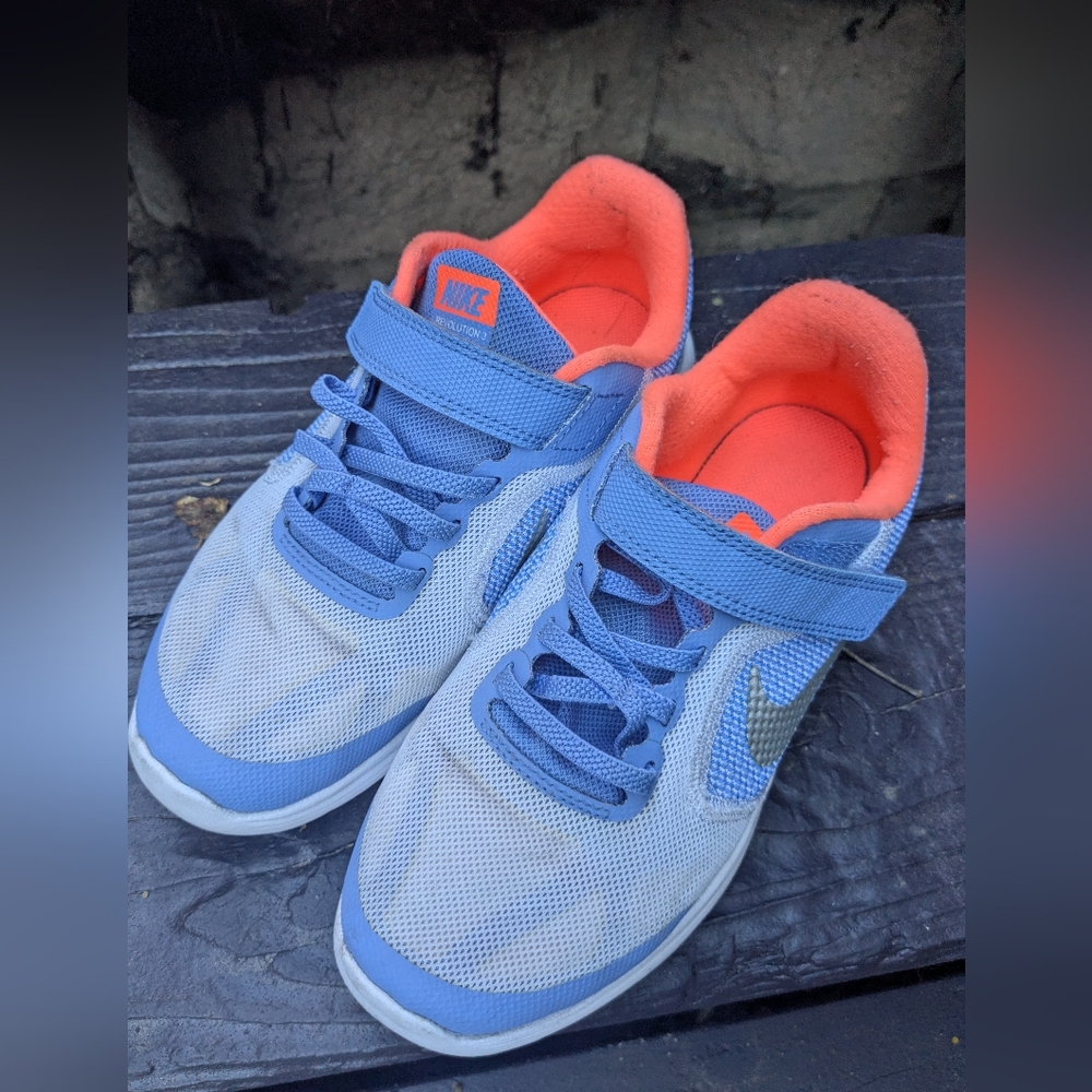 Nike Revolution 3 Kids Sneakers in Blue and Coral w/velcro, 3Y